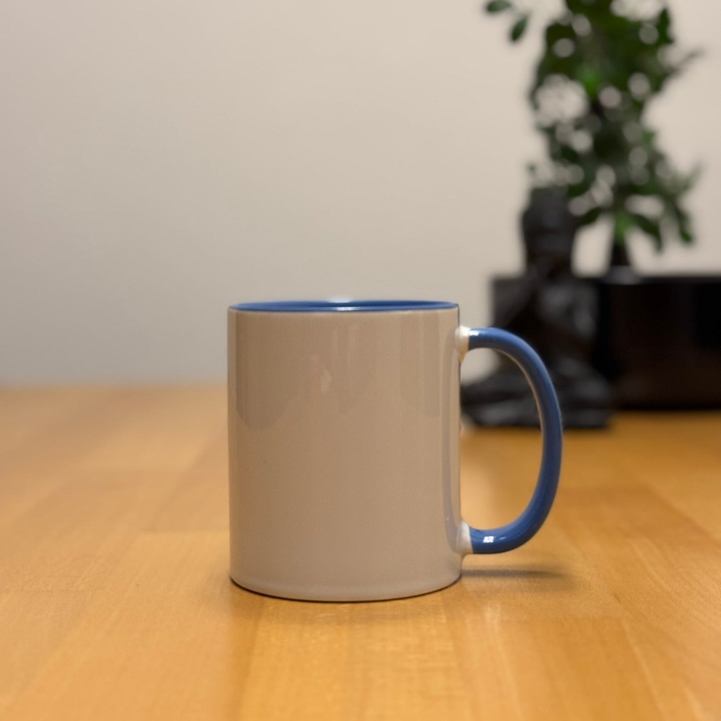 Tasse weiss/hellblau glanz